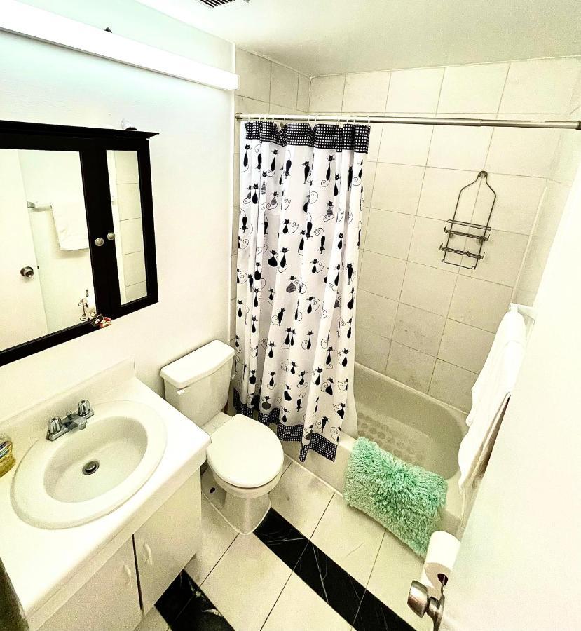 Stunning Two Bed Apt Hells Kitchen Apartman New York Kültér fotó