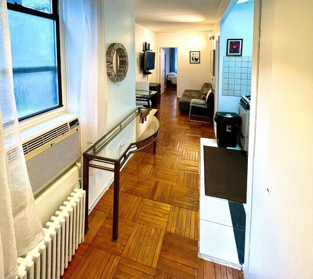 Stunning Two Bed Apt Hells Kitchen Apartman New York Kültér fotó